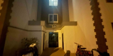 ayakkabi-dukkanindan-secer-gibi-secti-apartmandaki-secici-hirsiz-kameraya-yansidi-MqgkGbKu.jpg