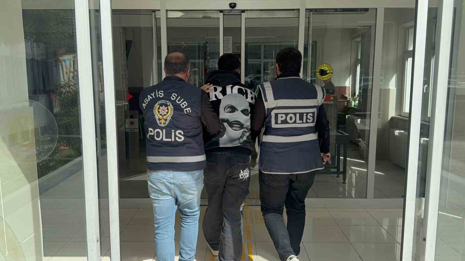 ayakkabi hirsizi tutuklanarak cezaevine gonderildi 1 BClZq7gR