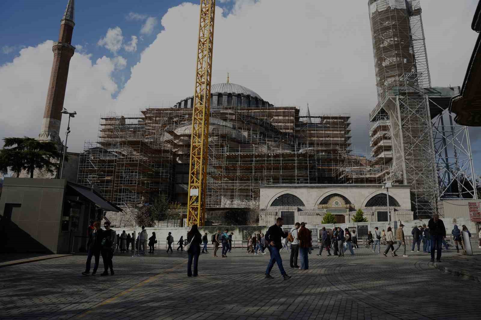 ayasofya bilim kurulu uyesi prof dr ahmet gulec ustunde bulundugumuz platform bu vincleri tasiyacak LjMVRgfe