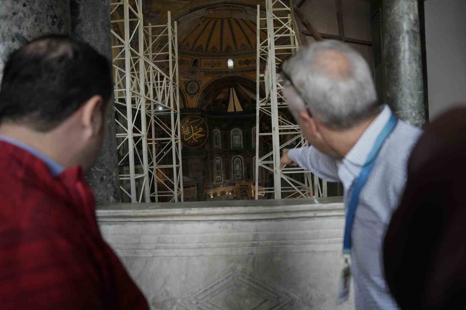 ayasofya bilim kurulu uyesi prof dr ahmet gulec ustunde bulundugumuz platform bu vincleri tasiyacak kT15iE9X