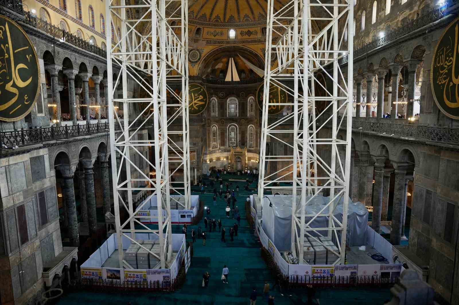 ayasofya bilim kurulu uyesi prof dr ahmet gulec ustunde bulundugumuz platform bu vincleri tasiyacak