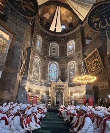 ayasofya-camiinde-15-temmuz-sehitleri-icin-253-hafiz-tarafindan-hatim-duasi-okundu-91jtr8jL.jpg