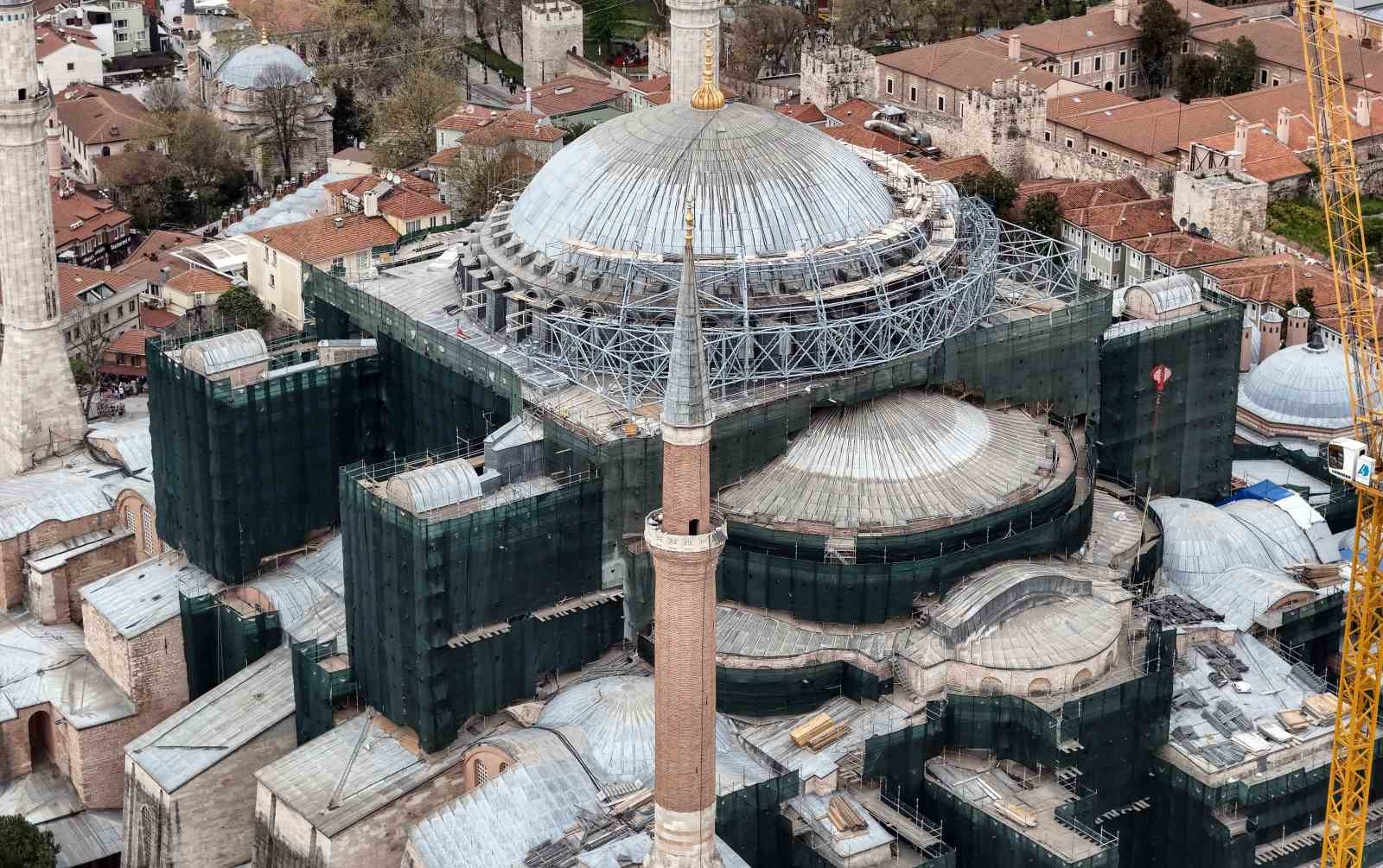 ayasofyada dev restorasyonda kritik asama kubbe kapatiliyor 3 OY7VPwKl
