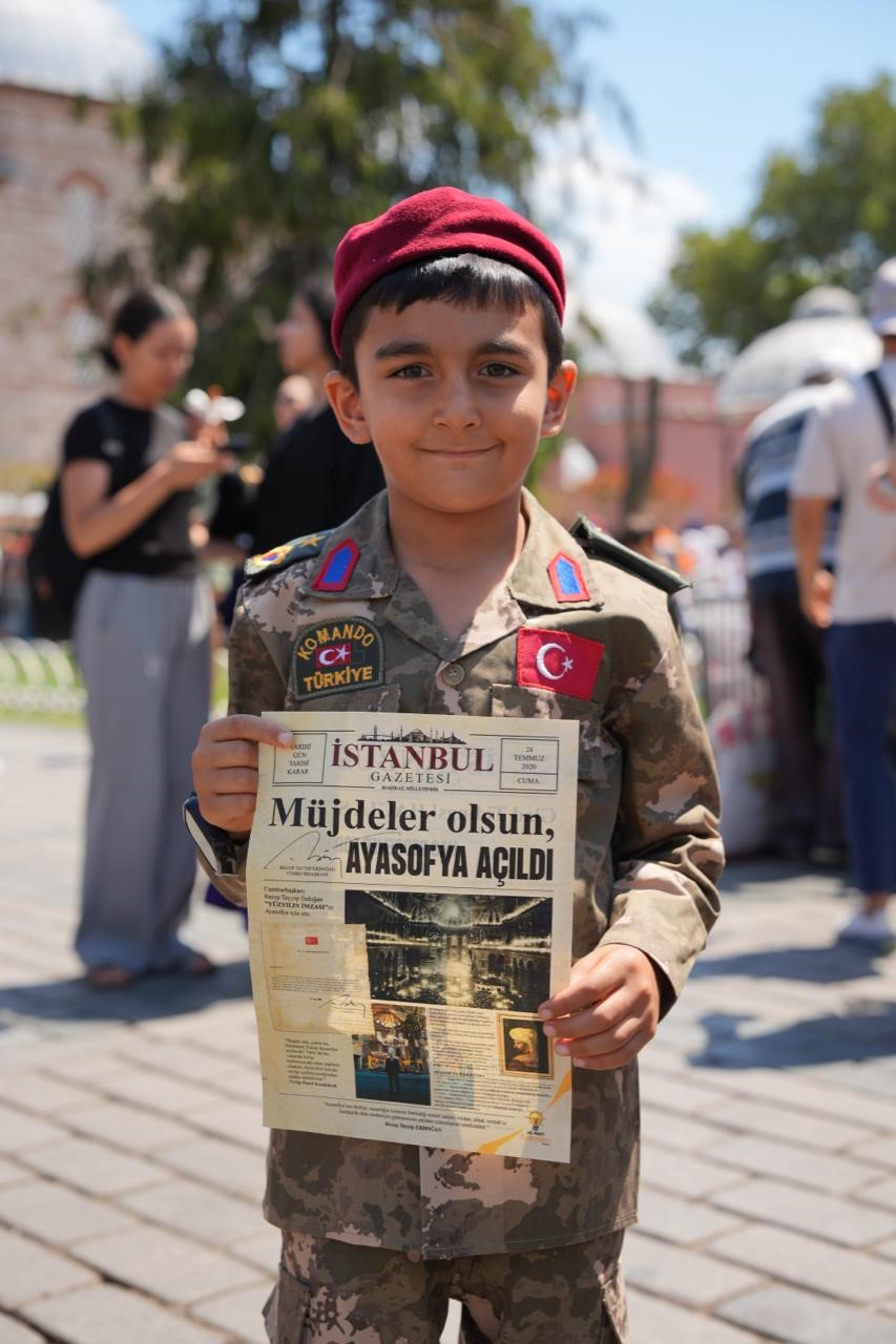 Ayasofya’nın yeniden ibadete açılışının 6. yılında AK Parti İstanbul Kadın Kolları’ndan özel gazete 8 ayasofyanin yeniden ibadete acilisinin 6 yilinda ak parti istanbul kadin kollarindan ozel gazete 4 aYOUtEnf