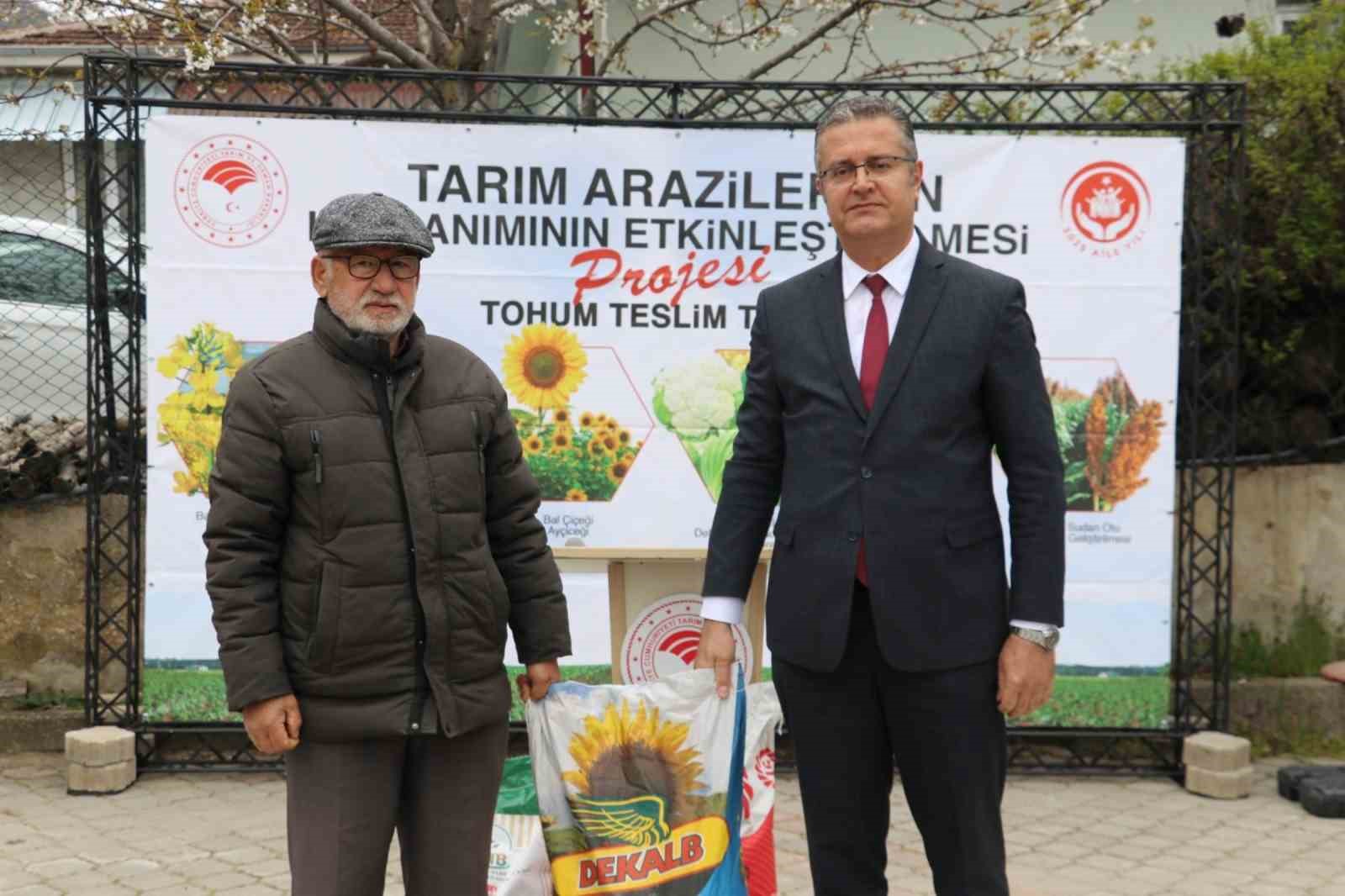 aycicegi ve kuru fasulye tohumlari ciftcilere teslim edildi 1 WMT1WD7T