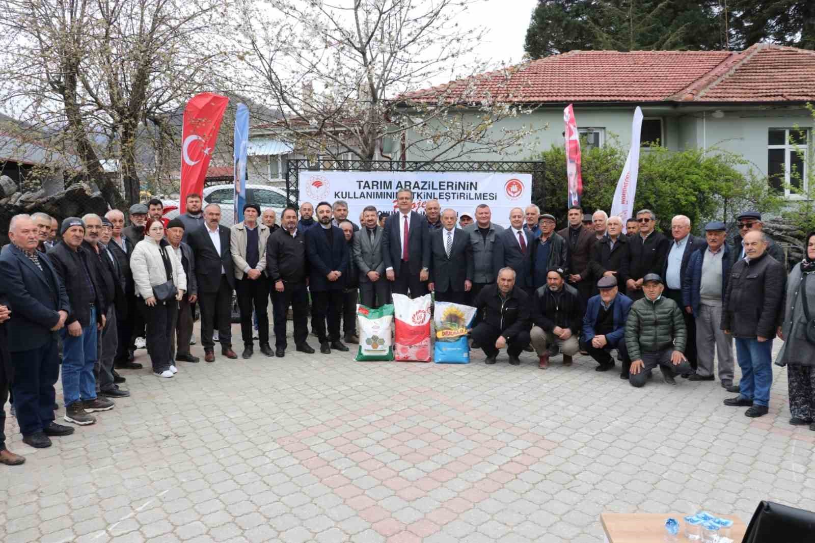 aycicegi ve kuru fasulye tohumlari ciftcilere teslim edildi 2 WJikDlhE