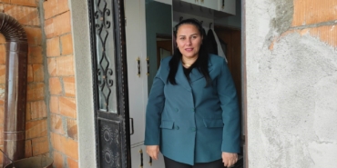 aydincik-ilcesinin-tek-kadin-muhtari-koyunun-sorunlarini-tek-tek-cozuyor-sfSvV2DD.jpg