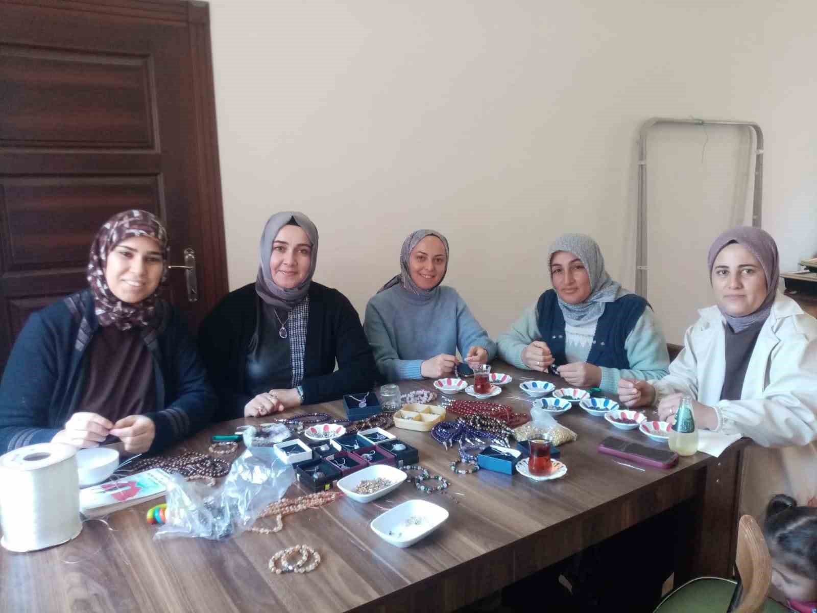aydincik takilariyla hem ekonomi canlaniyor hem yozgat tanitiliyor 0 teWnraI8