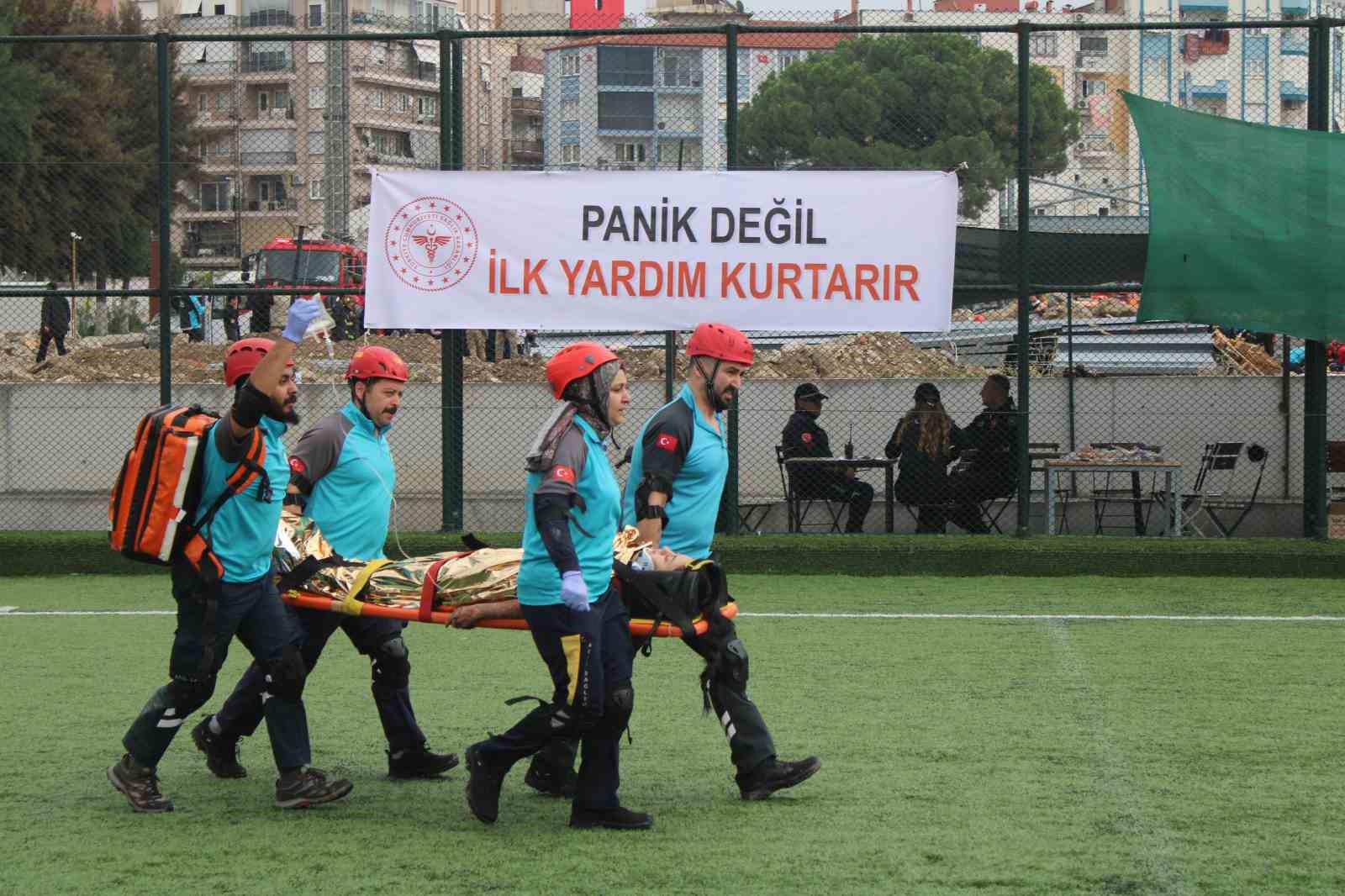 Aydın’da helikopterli kurtarma tatbikatı gerçeğini aratmadı: Tribün çökmesi senaryosunda zamanla yarıştılar 11 aydinda helikopterli kurtarma tatbikati gercegini aratmadi tribun cokmesi senaryosunda zamanla yaristilar 7 8JCtJnLn