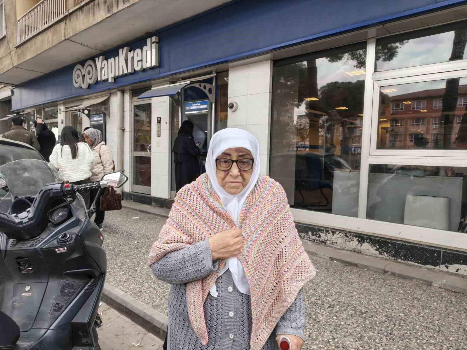 Aydın’da ilginç olay: "Düzgün konuşamıyorsun" deyip emekli maaşını vermediler 4 aydinda ilginc olay duzgun konusamiyorsun deyip emekli maasini vermediler 0 FTiIQ8I8