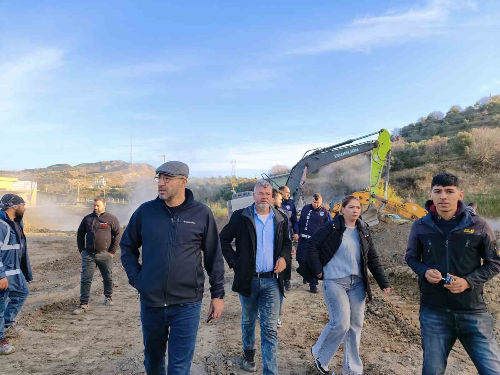 aydinda jeotermal akiskan iletim hatti patladi 170 derecelik su cevreye yayildi 1 ezaWwfNT