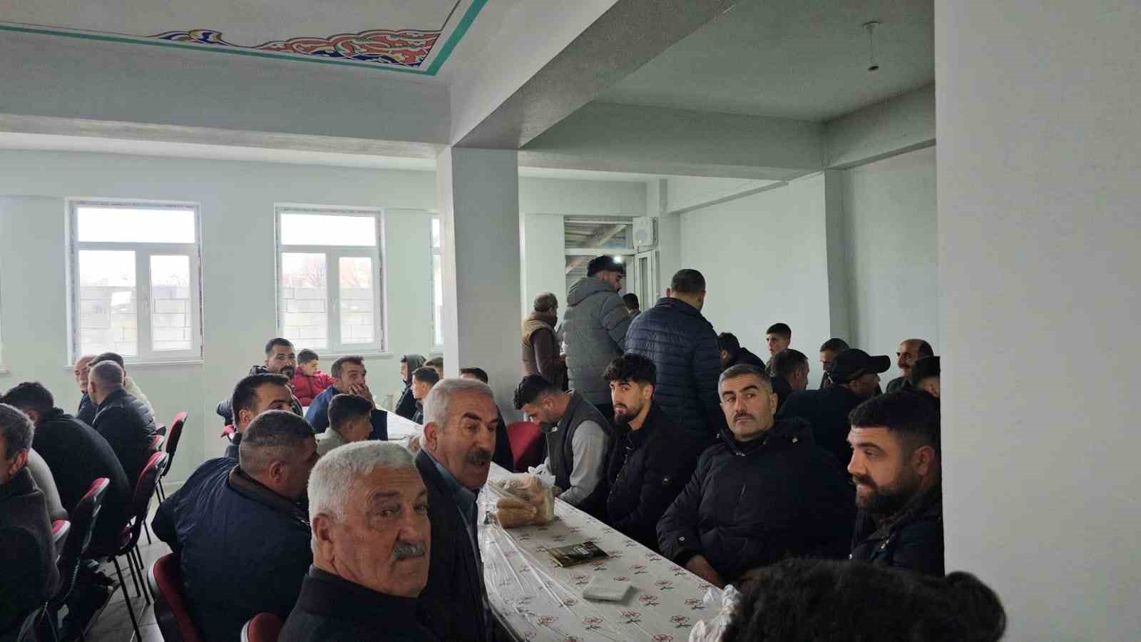Aydınlar beldesinde bayram geleneği bozulmadı 5 aydinlar beldesinde bayram gelenegi bozulmadi 1 9Kfy5czb
