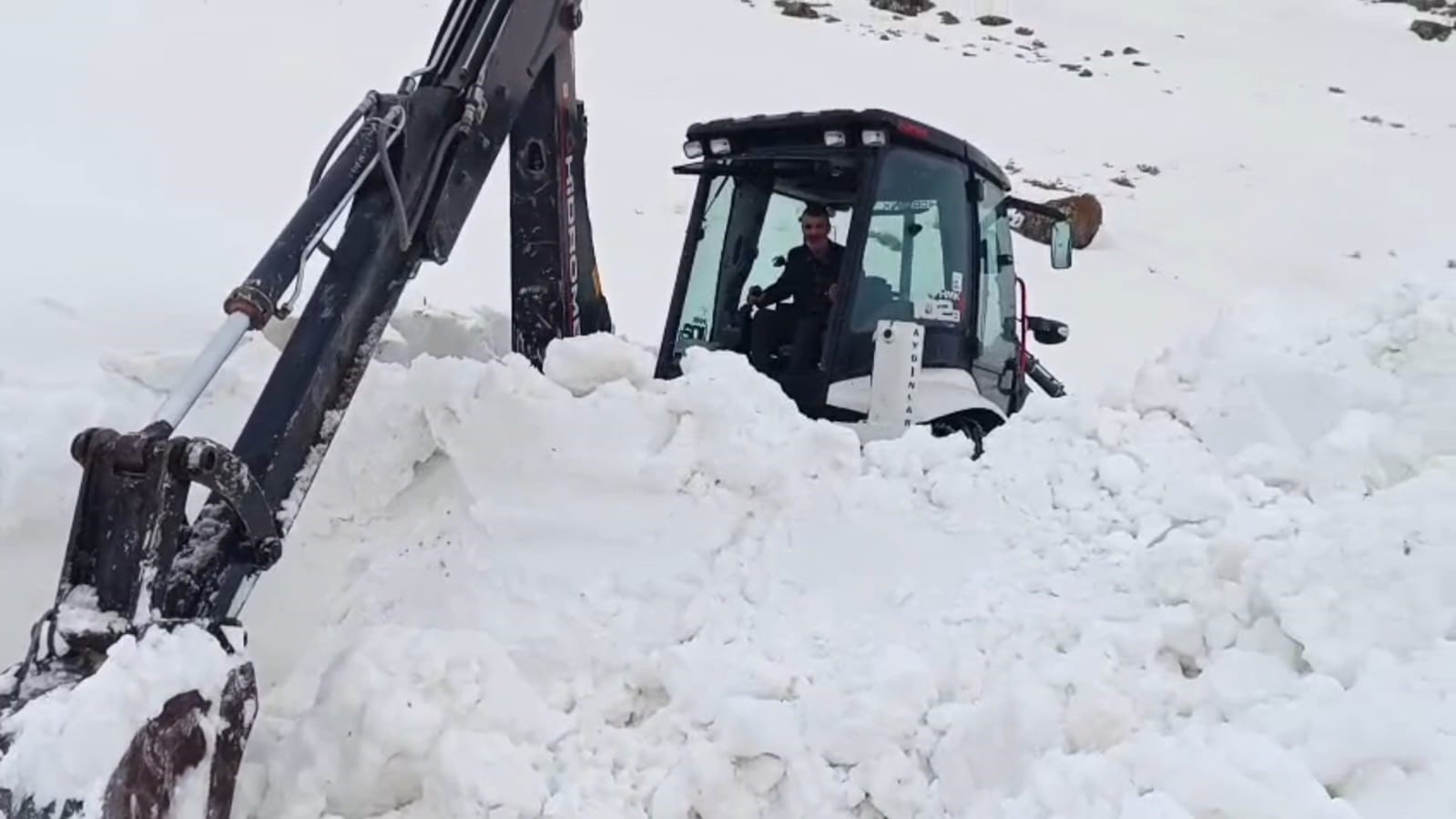aydinlar beldesinde karla mucadele calismasi suruyor 1 qjLhZCQj