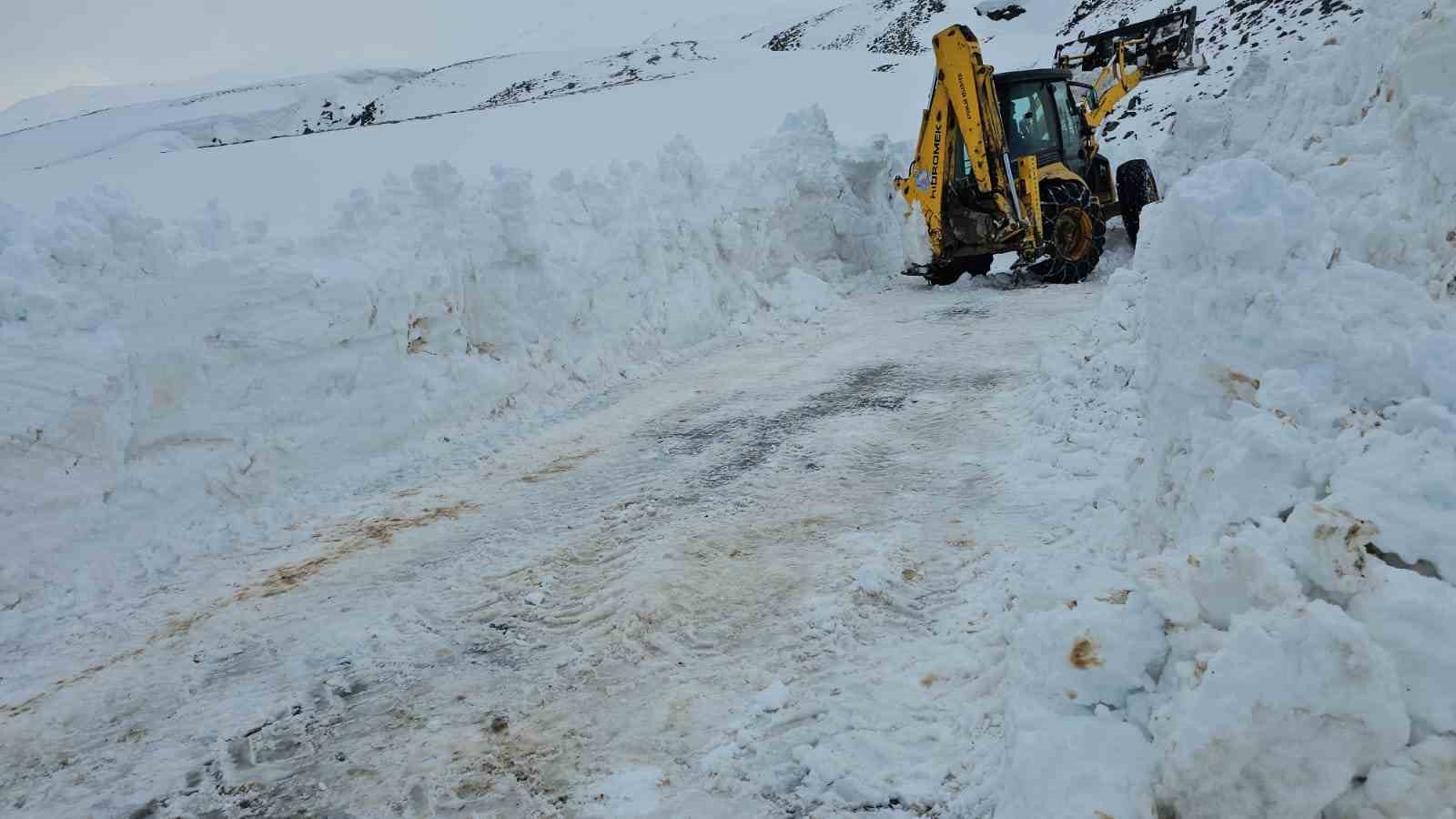 aydinlar beldesinde karla mucadele devam ediyor 6 deih6ssT