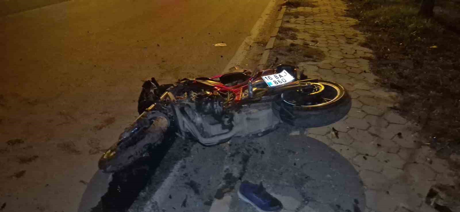 aydinlatma diregine carpan motosiklet surucusu hayatini kaybetti 2