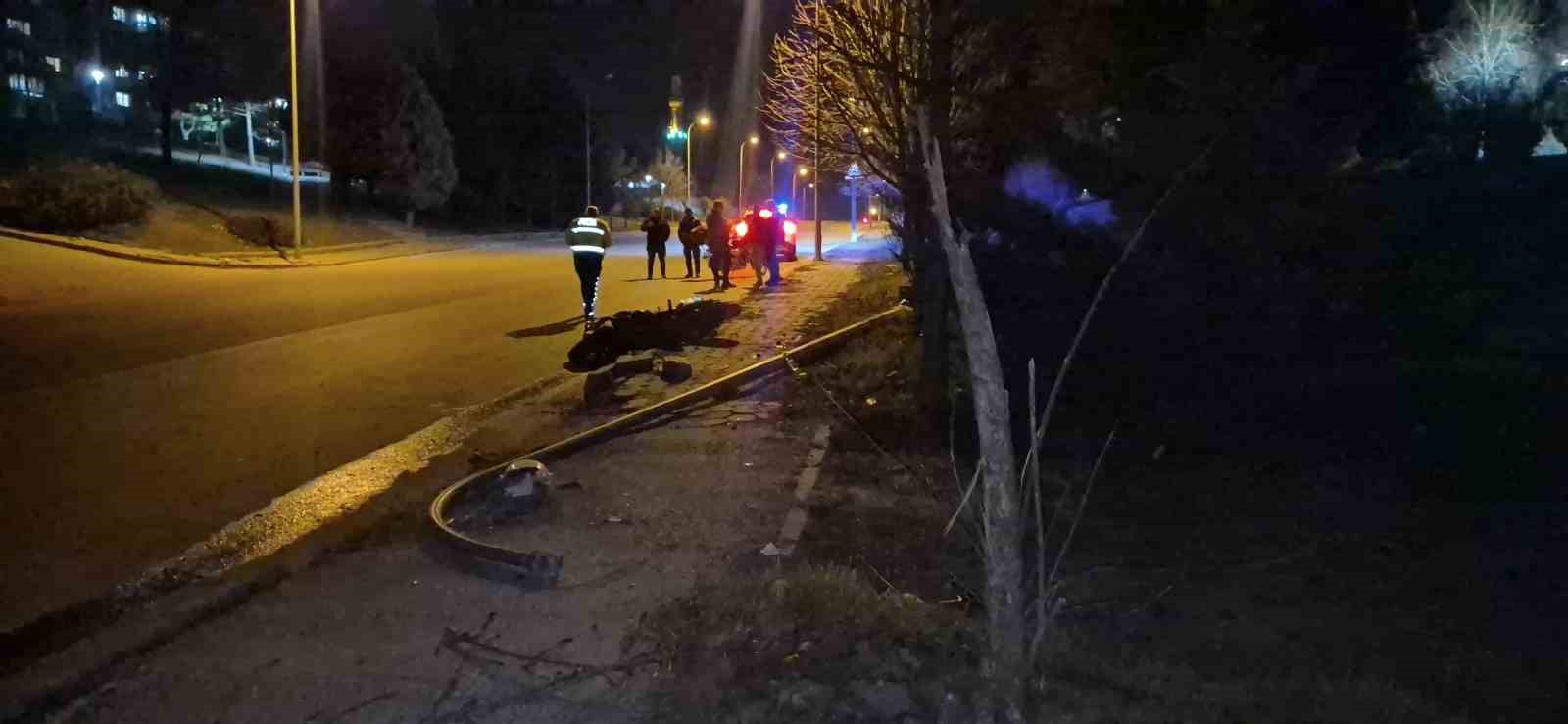 aydinlatma diregine carpan motosiklet surucusu hayatini kaybetti 5 z5PMXOOw