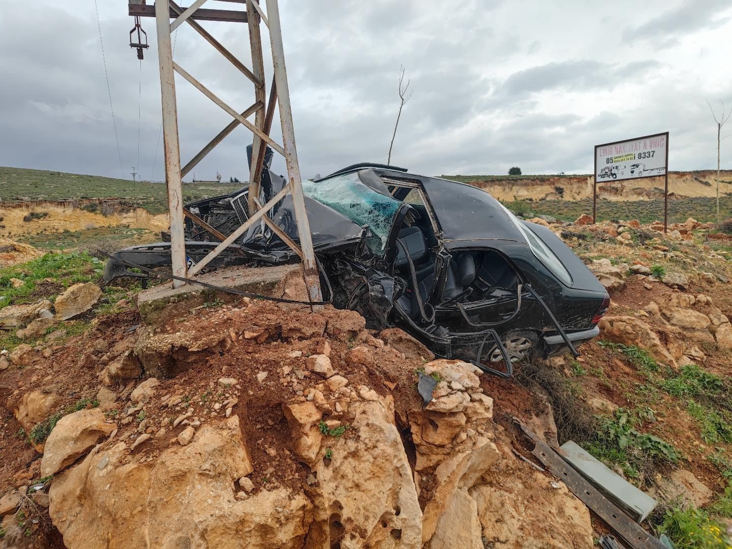 aydinlatma diregine carpan otomobilin surucusu oldu 0 eWSzZ18e