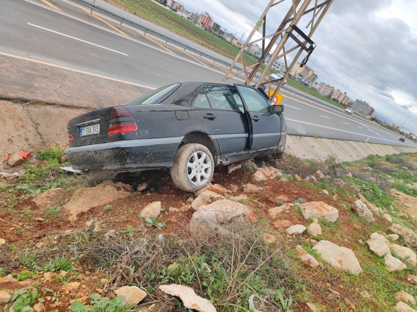 aydinlatma diregine carpan otomobilin surucusu oldu 3 khdTdjhe