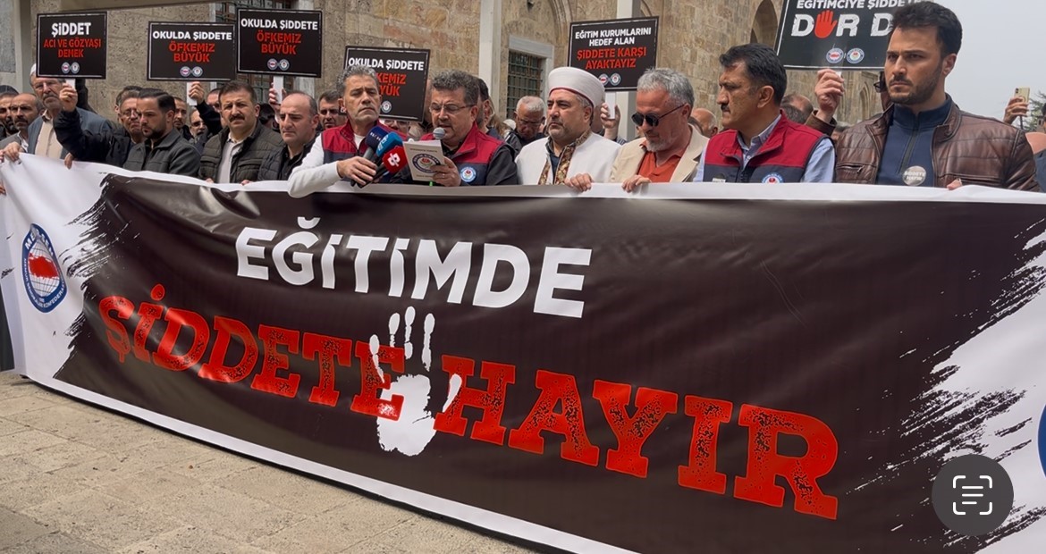 Ayla öğretmen ve 8 öğrenci için Bursa’da gıyabi cenaze namazı kılındı 7 ayla ogretmen ve 8 ogrenci icin bursada giyabi cenaze namazi kilindi 3 ULKGk8AA