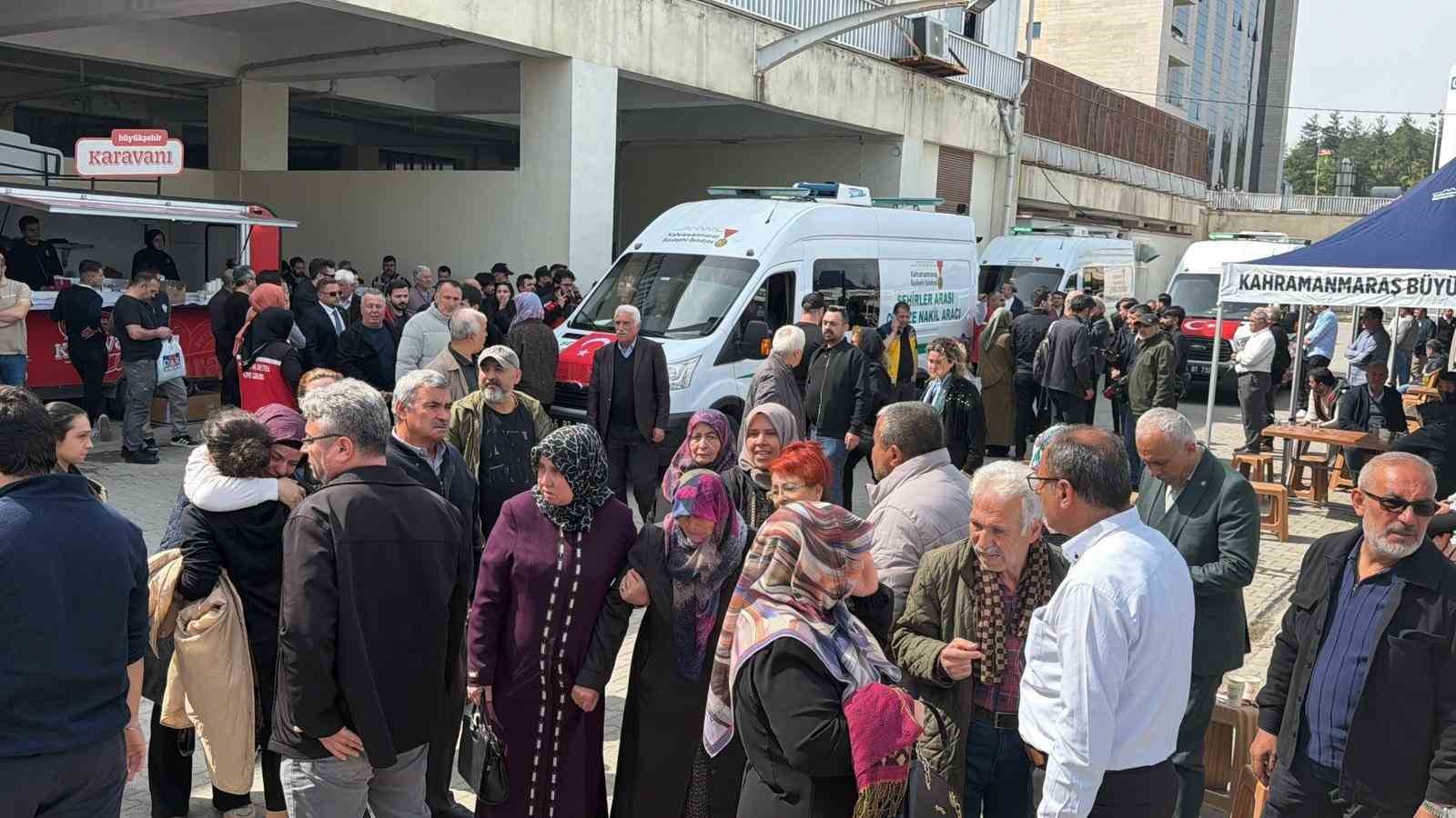 ayla ogretmenin cenazesi yakinlari tarafindan hastane morgundan alindi 7 LGy8j27S
