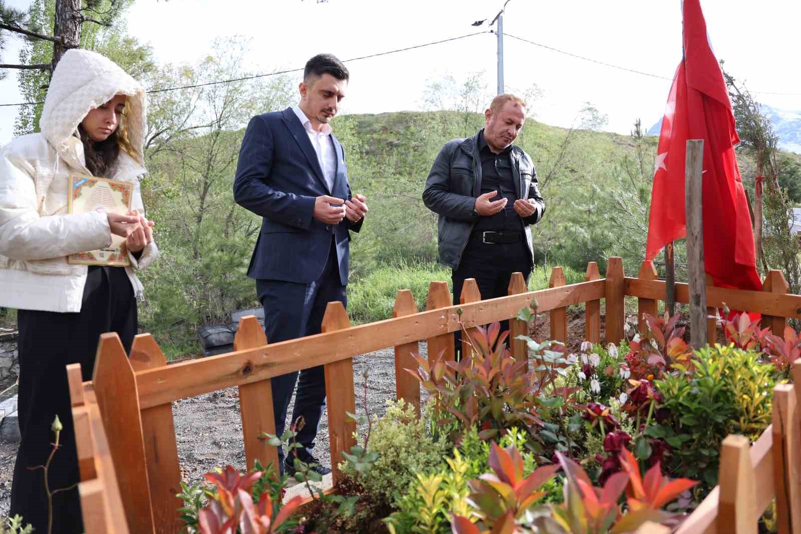 ayla ogretmenin oglu anneler gunune buruk girdik 1 ikyIpn9P