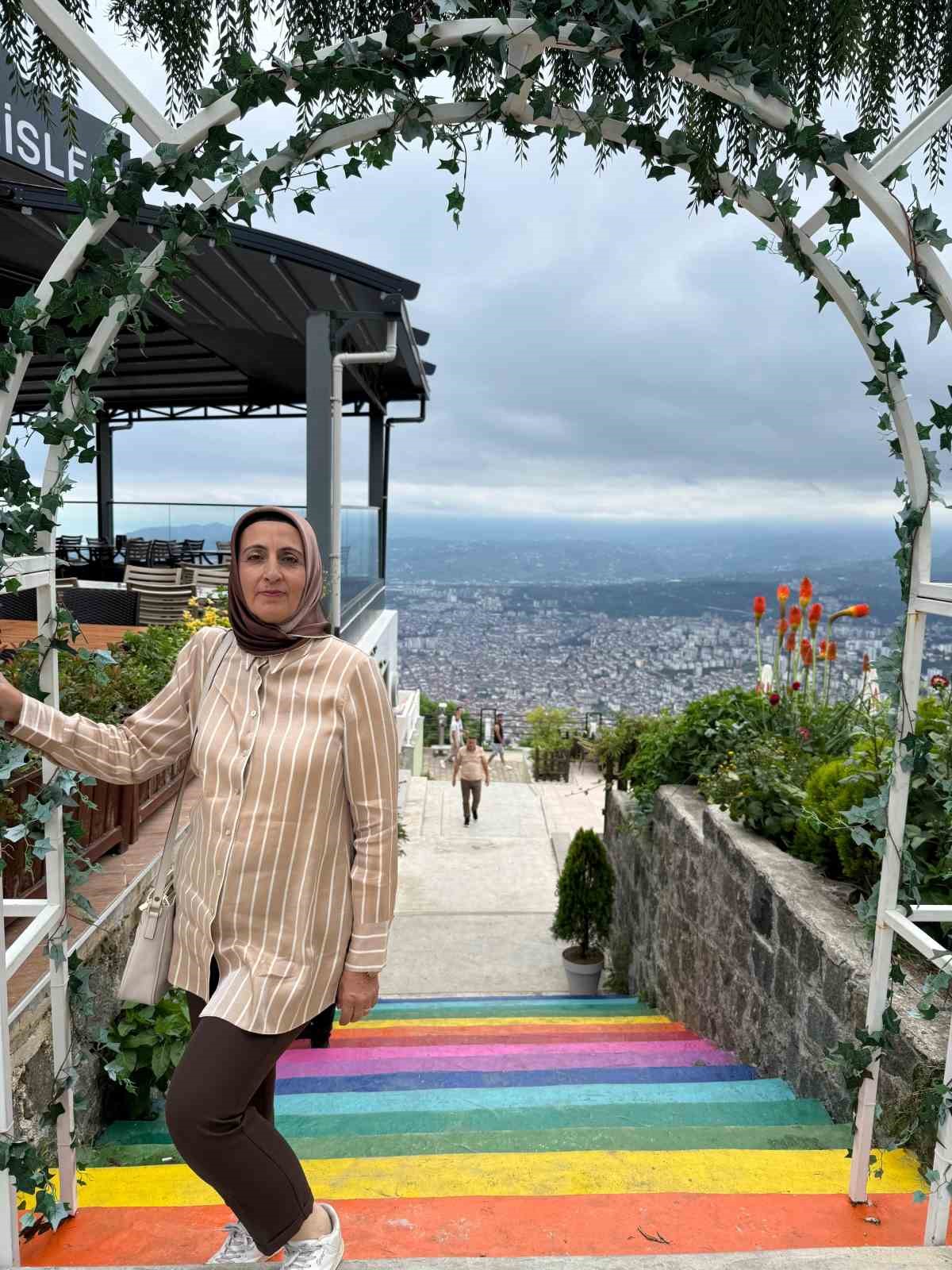 ayla ogretmenin oglu furkan kara annem ailemizin kahramaniydi ogrencilerinin de kahramani oldu 2 6ND1i5Za