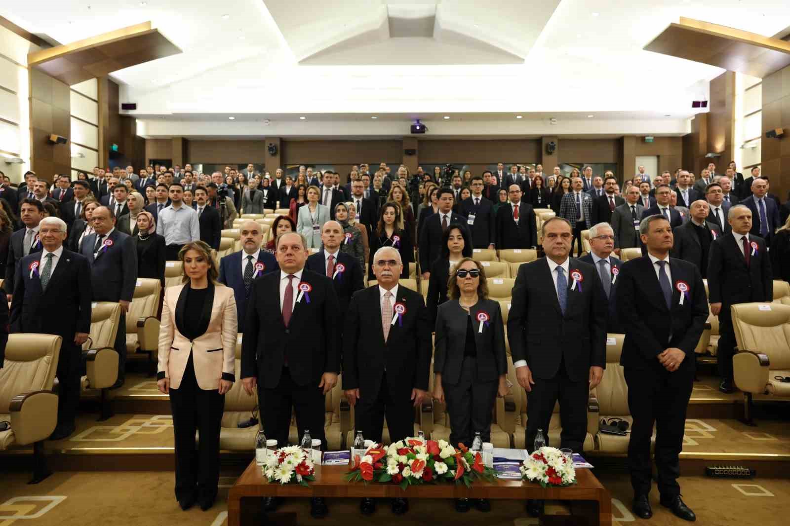 aym baskani ozkaya aym cok katmanli hak koruma mekanizmasinin onemli bir aktoru 0 STbKDIT3