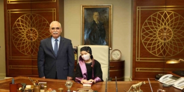 aym-baskani-ozkaya-losemi-tedavisi-goren-cocuklari-misafir-etti-OJq9Av5Y.jpg