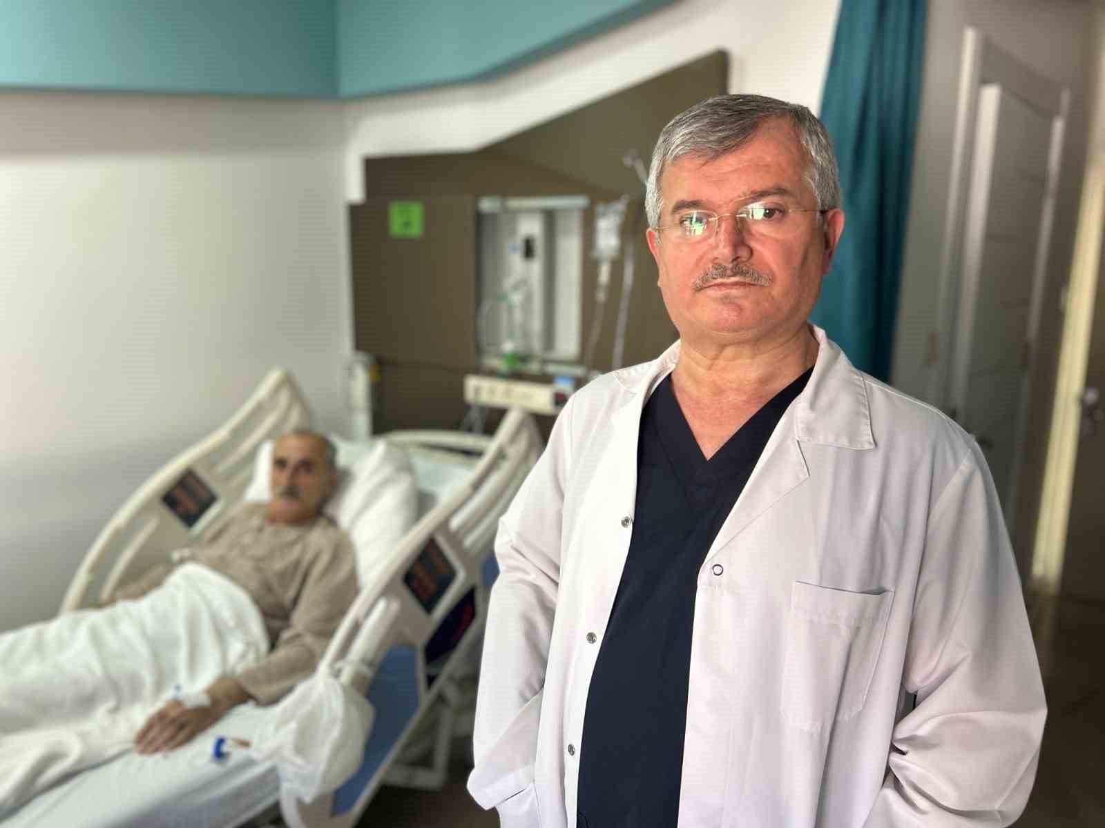 Aynı anda iki kalp krizi geçiren hasta zamanında müdahaleyle kurtarıldı 5 ayni anda iki kalp krizi geciren hasta zamaninda mudahaleyle kurtarildi 1 wqK63t2M