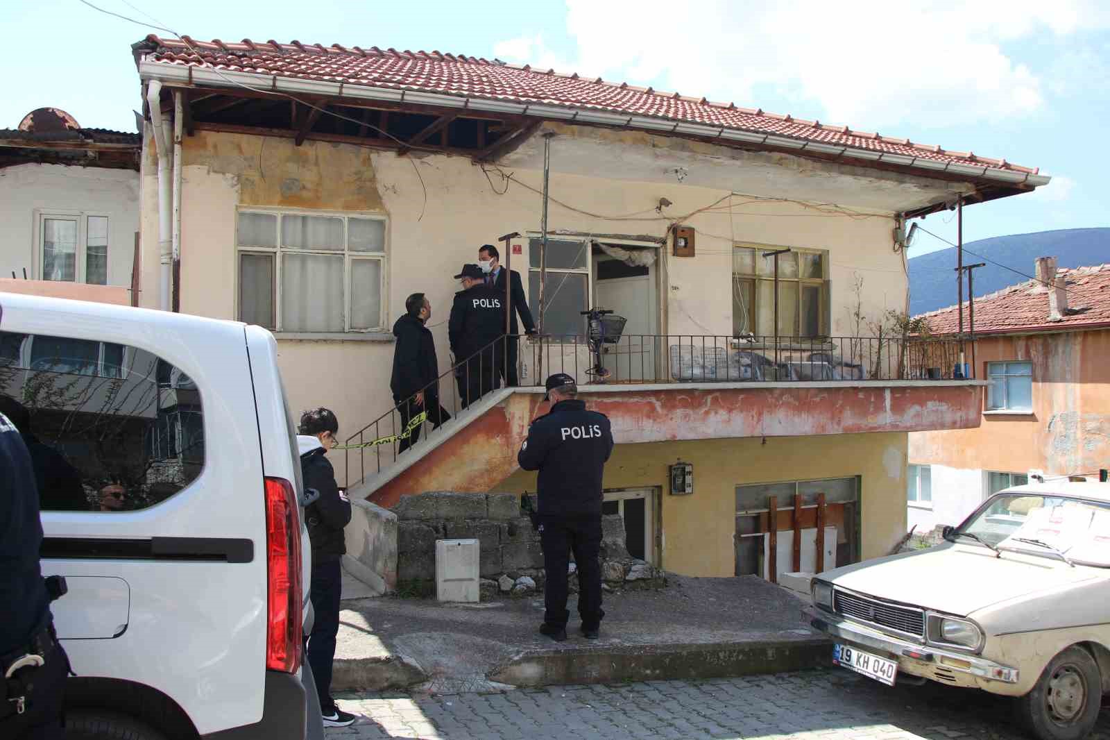 Aynı evde 11 yıl arayla ikinci soba faciası: Bu kez baba ve oğlu hayatını kaybetti 5 ayni evde 11 yil arayla ikinci soba faciasi bu kez baba ve oglu hayatini 3UfuCdXQ