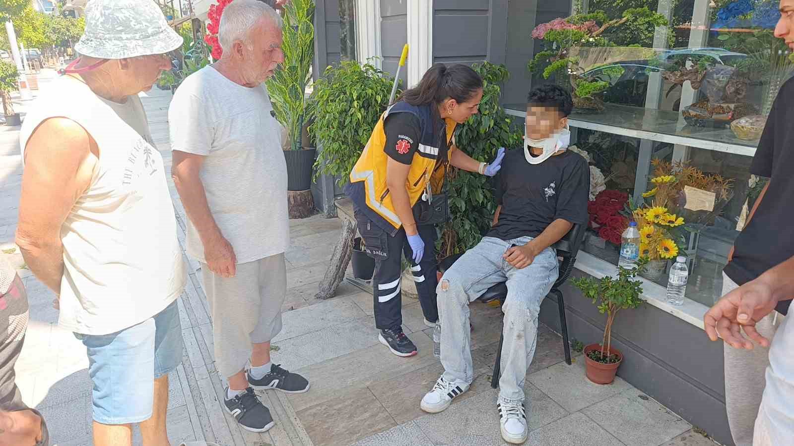 ayni kavsakta bir saat arayla iki ayri motosiklet kazasi 2 yarali 2 PgpEZ2Ut
