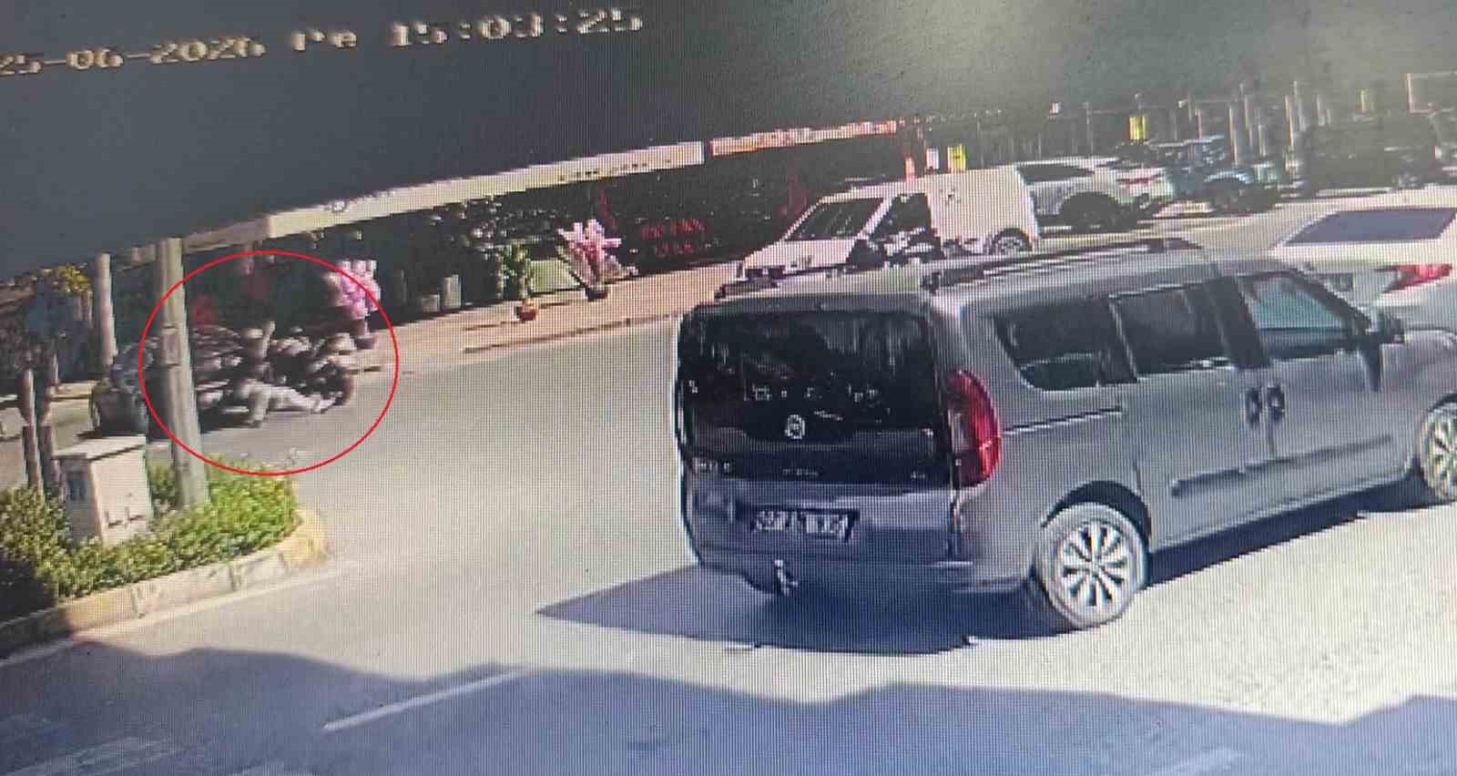 ayni kavsakta bir saat arayla iki ayri motosiklet kazasi 2 yarali 5 ymyC1TFI