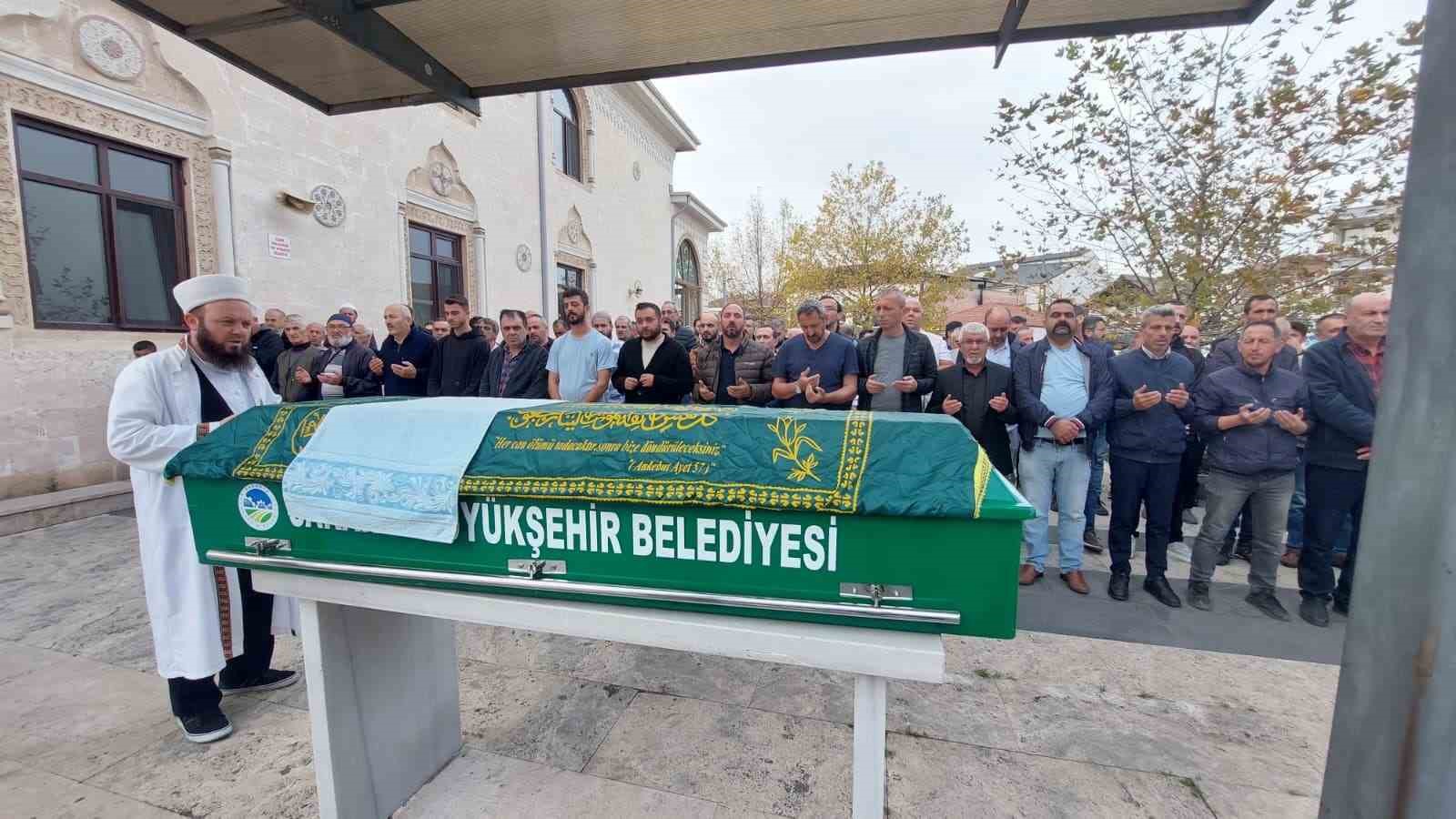 ayni kazada olum ayirdi anne dun oglu bugun son yolculuguna ugurlandi 0 3TqLl6CH