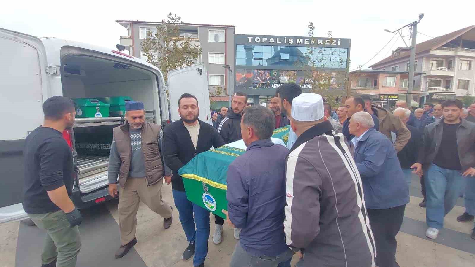 ayni kazada olum ayirdi anne dun oglu bugun son yolculuguna ugurlandi 3