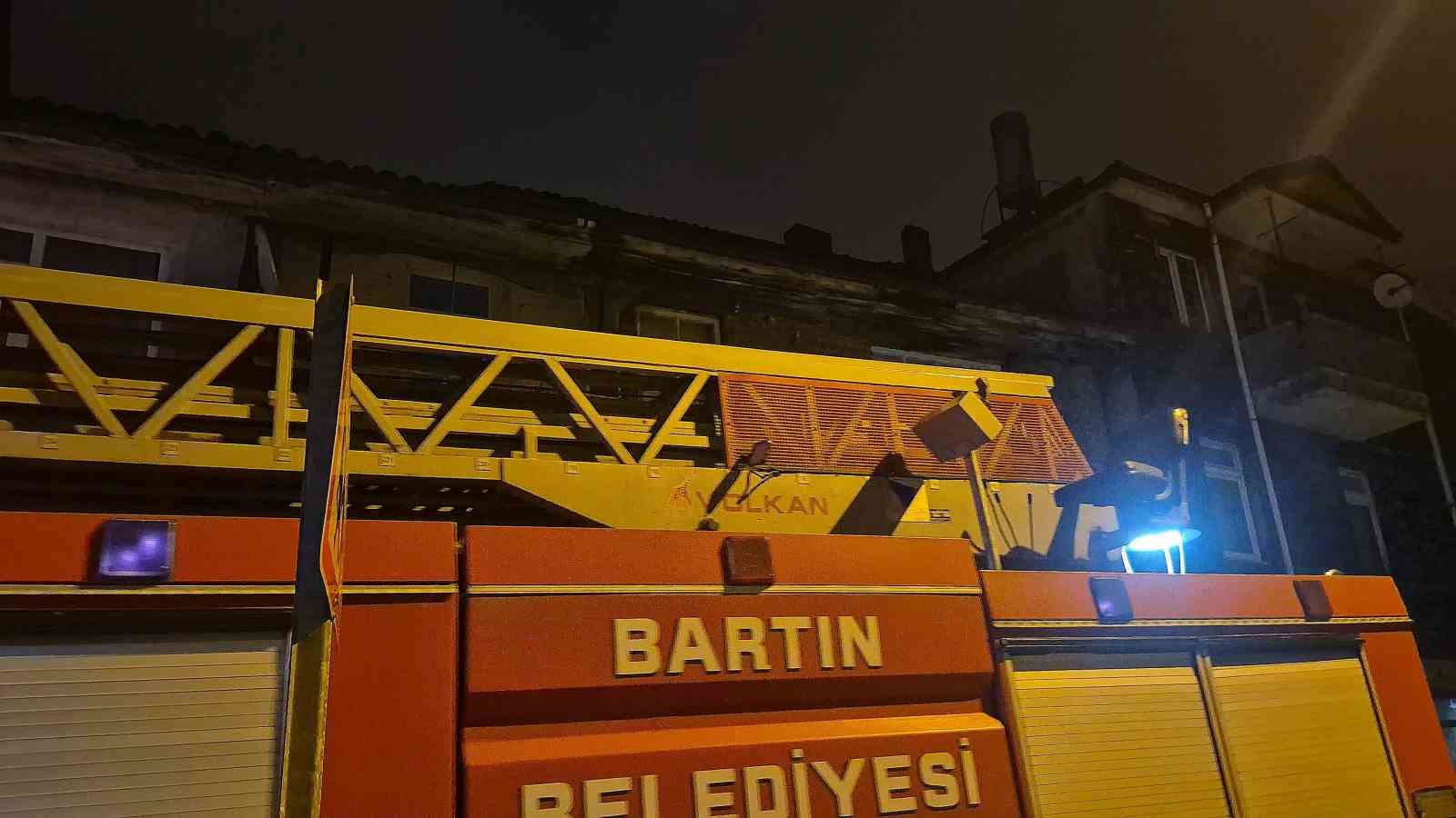 ayni mahallede gelen 2 ayri ihbar ekipleri harekete gecirdi 0 utGL86yy