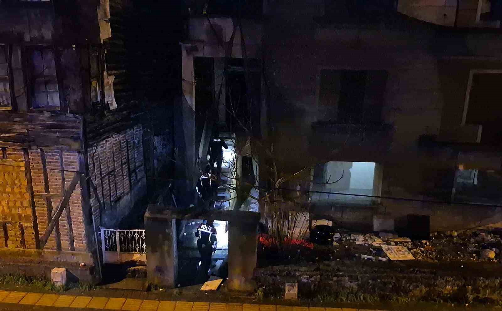 ayni mahallede gelen 2 ayri ihbar ekipleri harekete gecirdi 3 Bf9yFi3E