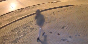 ayni-markete-3uncu-saldiri-kamerada-bu-kez-tabanca-ile-ates-acildi-jKpYfKiH.jpg