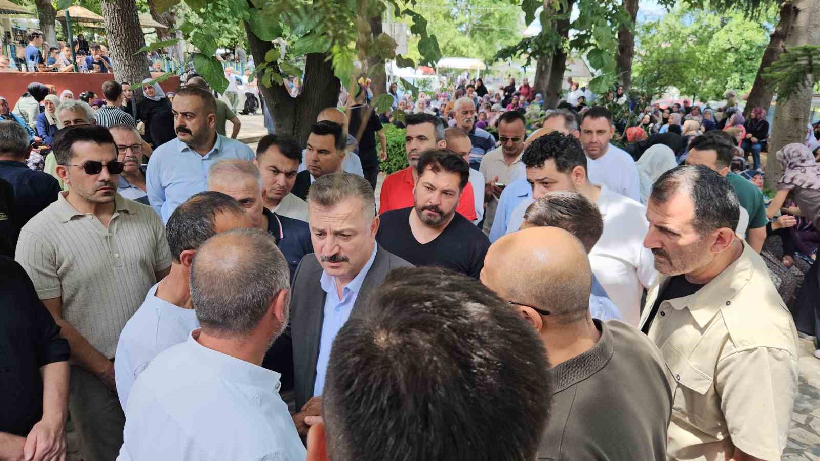 ayni motosiklette can veren anne baba gozyaslariyla ugurlandi 2