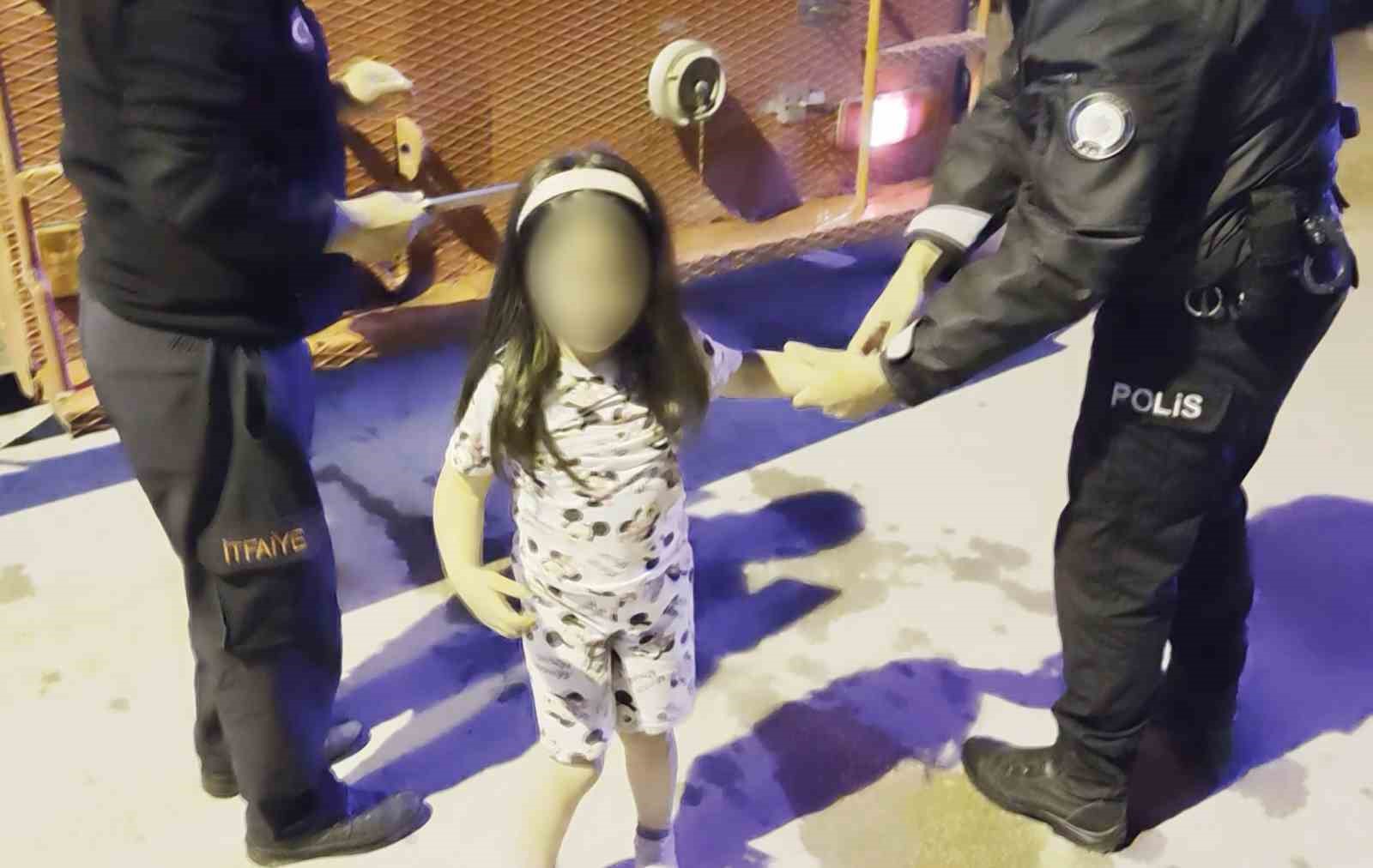 ayrildigi erkek arkadasi evi basti kadin alt katin balkonuna atladi 6 e6VSkVYe