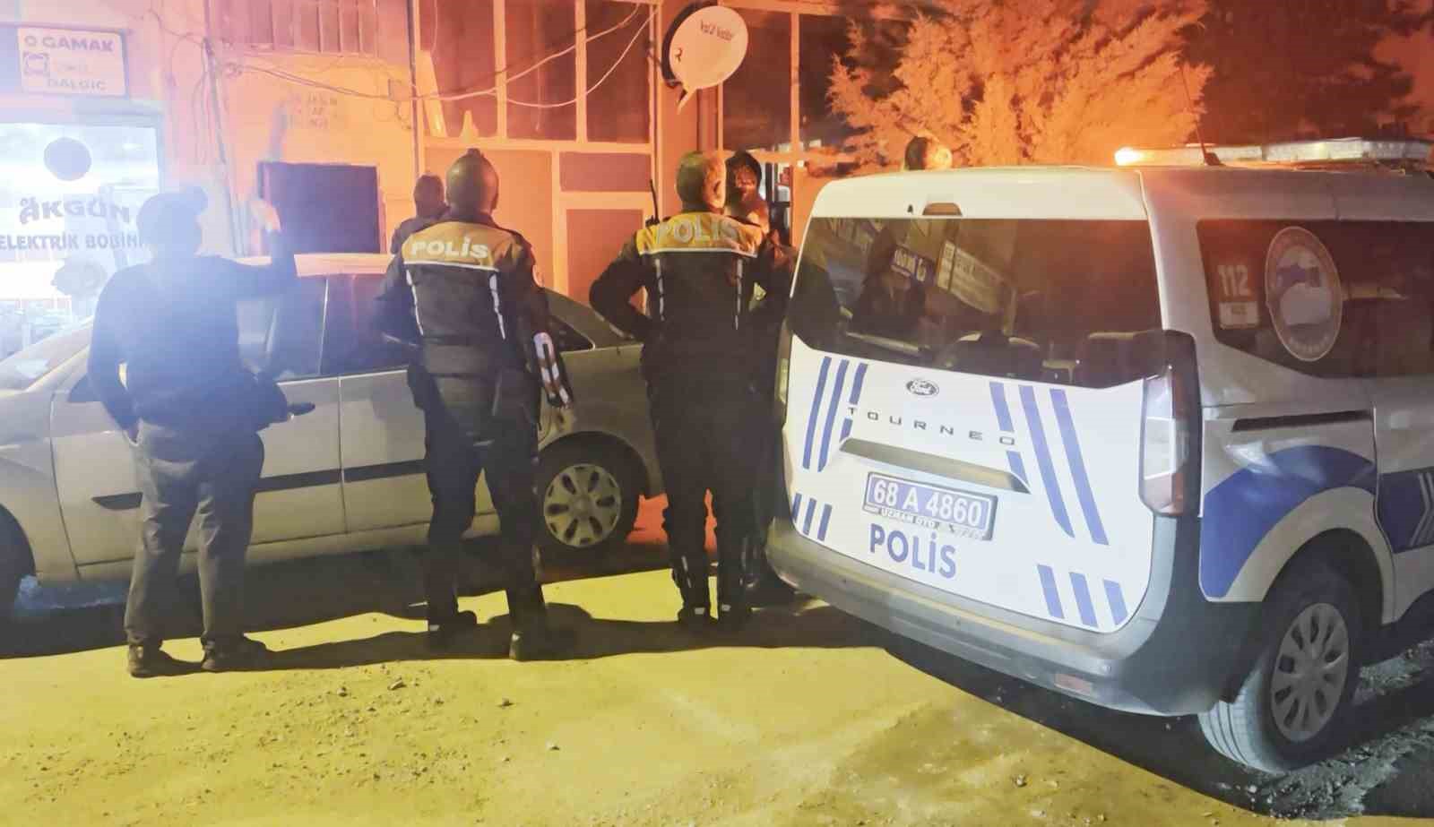 ayrildigi erkek arkadasi evi basti kadin alt katin balkonuna atladi 8 nIBvXrnc
