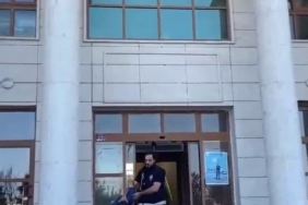 Maskeyle geldi, aracı böyle ateşe verdi 1 thumbnail