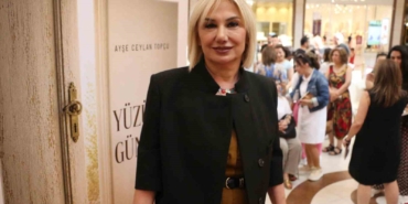 ayse-ceylan-topcunun-ilk-kitabi-buyuk-ilgi-gordu-V1XnlfMS.jpg