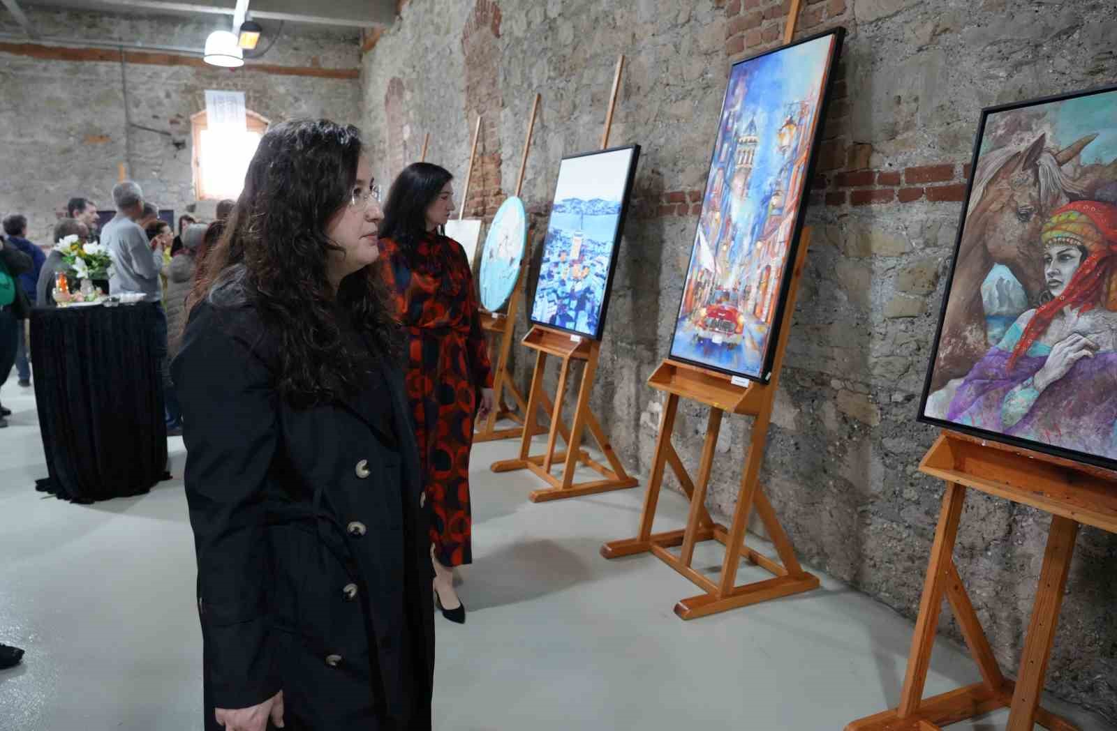 ayse kulin denizlide okurlariyla bulustu 4 zQV3LSSI