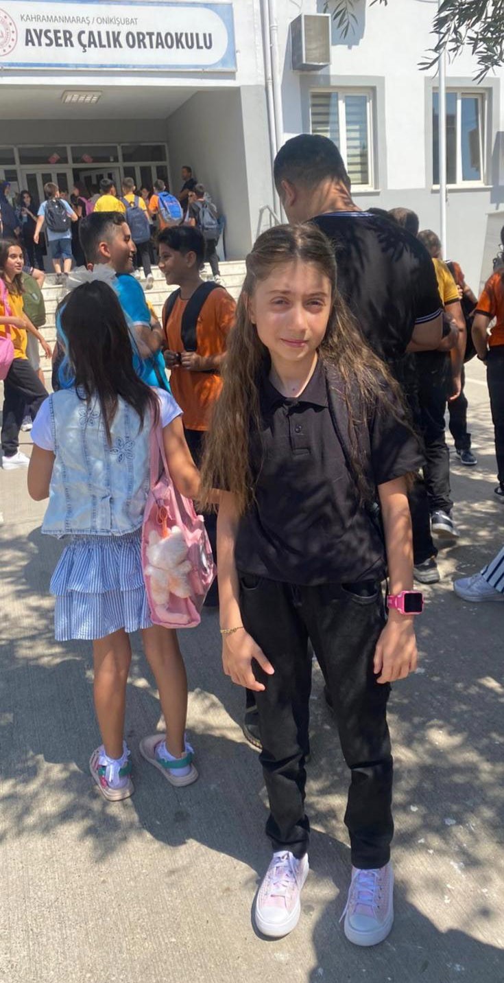 ayser caliktaki saldirida hayatini kaybeden ogrencilerin yarim kalan karneleri yurek burktu 2 AAhKDOGX