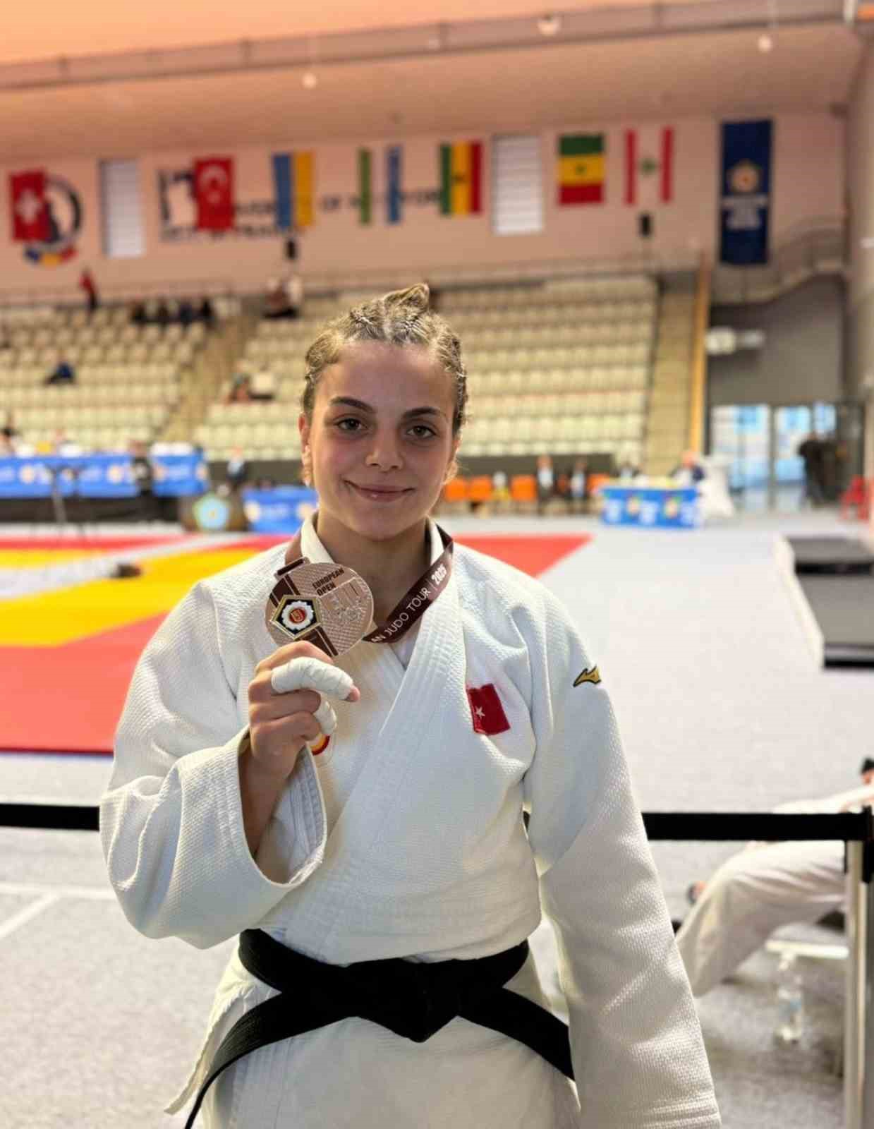 ayten mediha yeksan hedefim olimpiyatlarda yarisip ulkeme madalya kazandirmak 2