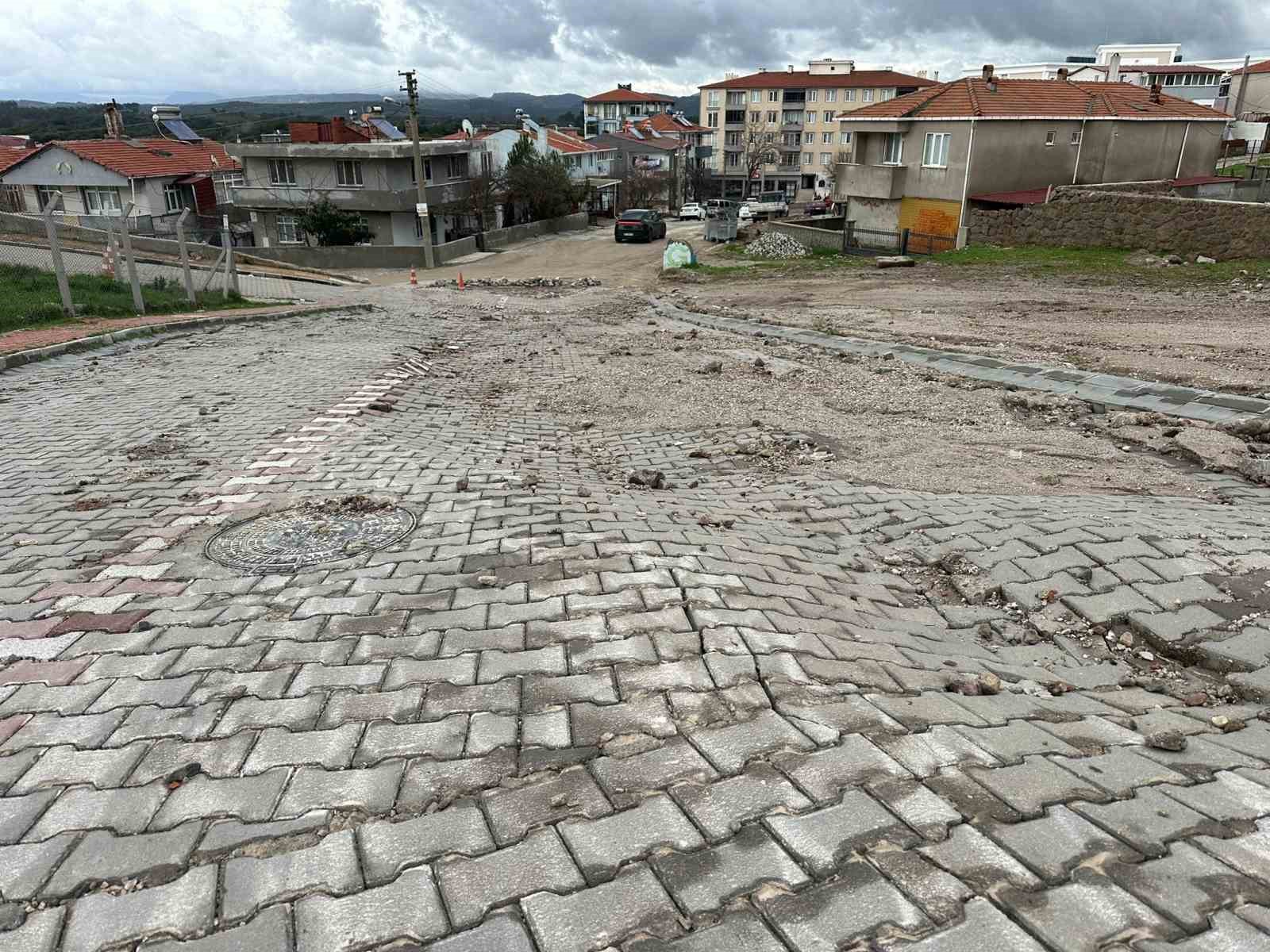 ayvacikta asiri yagislara dayanamayan istinat duvari coktu 0 JjGaXzSY