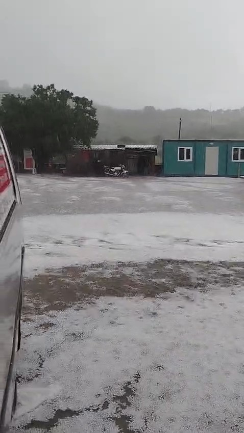 ayvacikta dolu yagisi yollari beyaza burudu 1