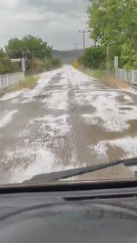 ayvacikta dolu yagisi yollari beyaza burudu 3