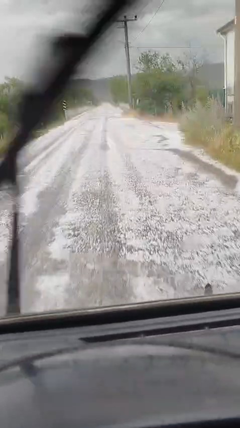 ayvacikta dolu yagisi yollari beyaza burudu 4 KbeFHOpb