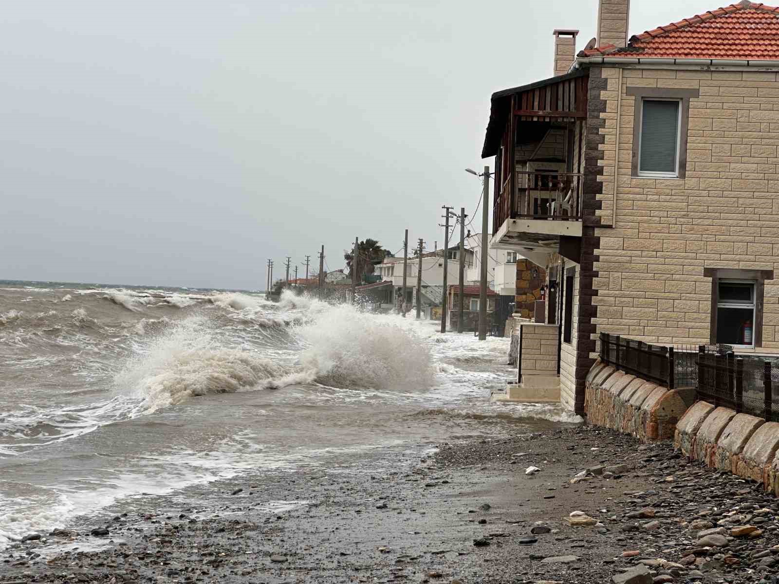 ayvacikta kara ile deniz birlesti 0